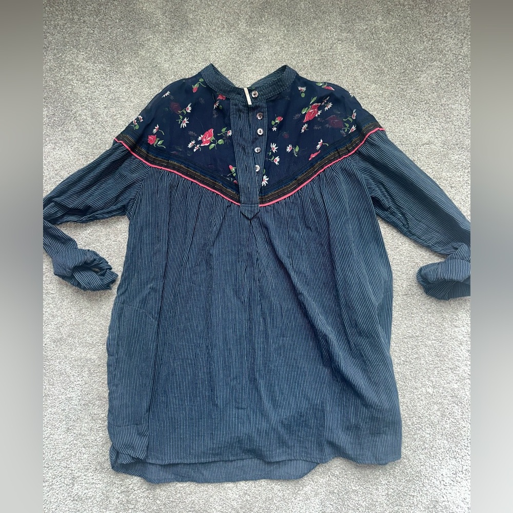 Free People Navy Floral Blouse Tunic with pockets Small